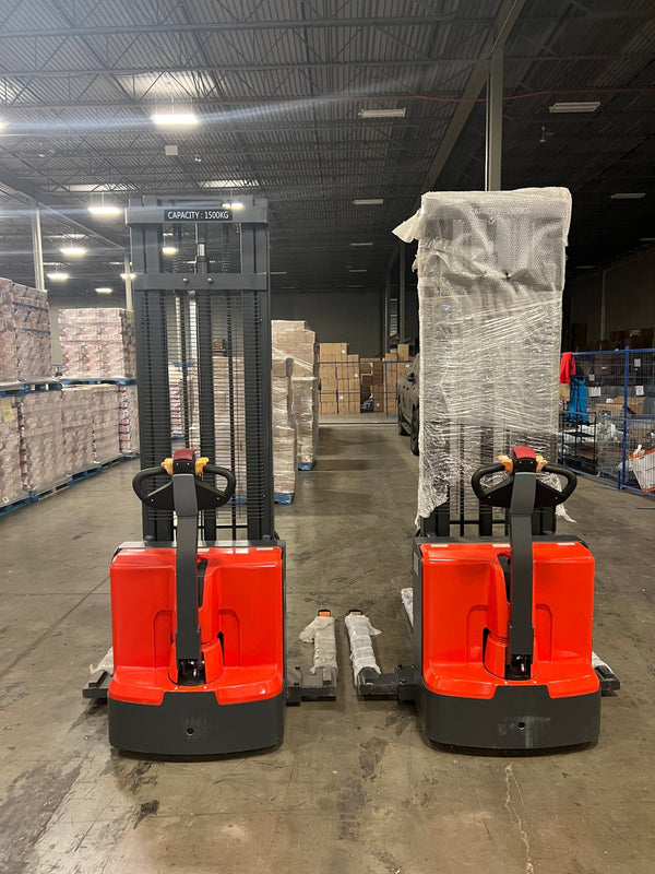 ES15 - Straddle Stacker - (1,500kg) - Rental