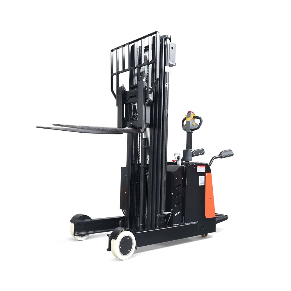 CQE15R | Reach Stacker | 3,300lbs